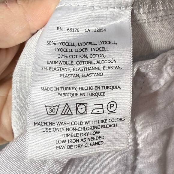 By Anthropologie Women’s Bowery Ankle Crop Pants Black White Pineapple Print 10R - Picture 10 of 11